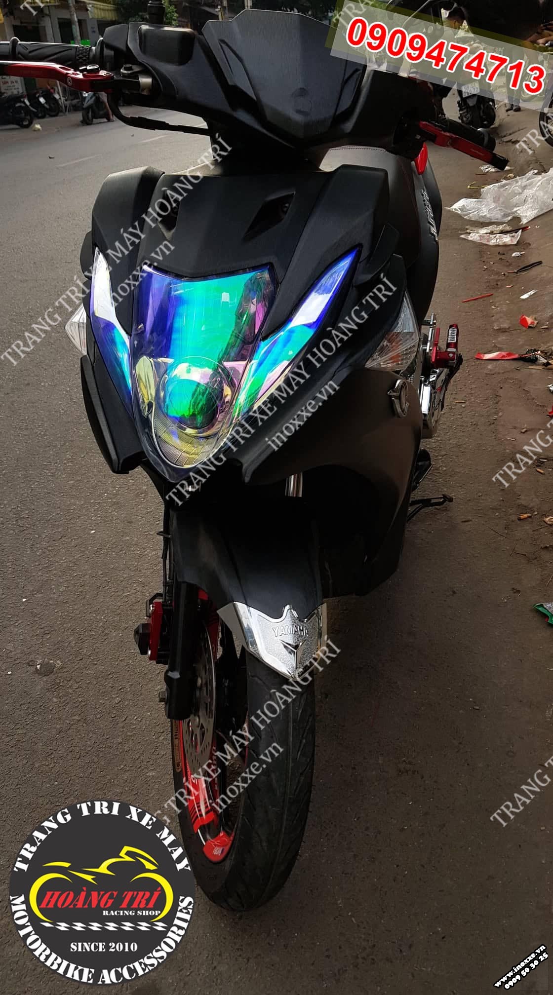 Yamaha Nouvo SX dán decal nhôm xước màu đen và độ thêm đồ chơi trang trí